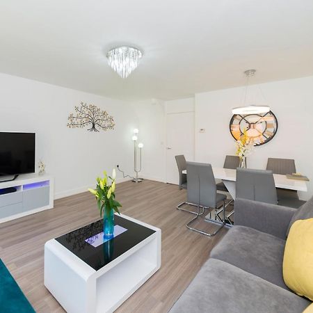Greenfield Modern 3Br Home - Southcote Lane , Редінг Екстер'єр фото