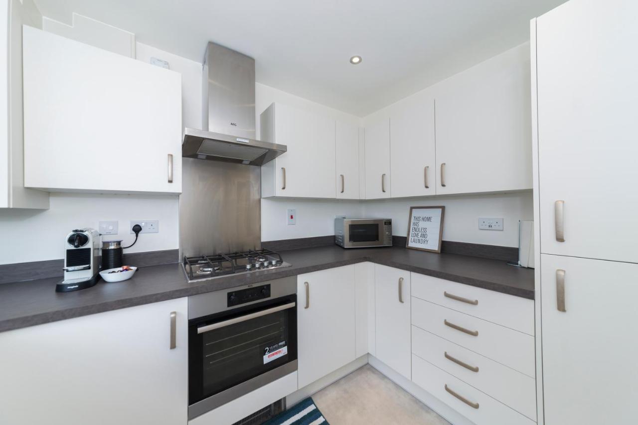 Greenfield Modern 3Br Home - Southcote Lane , Редінг Екстер'єр фото