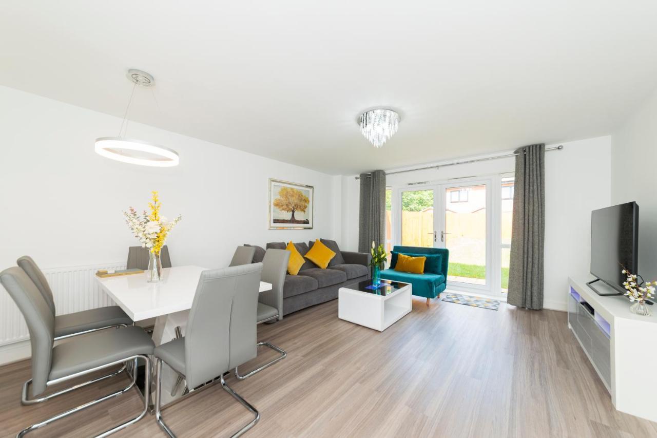 Greenfield Modern 3Br Home - Southcote Lane , Редінг Екстер'єр фото