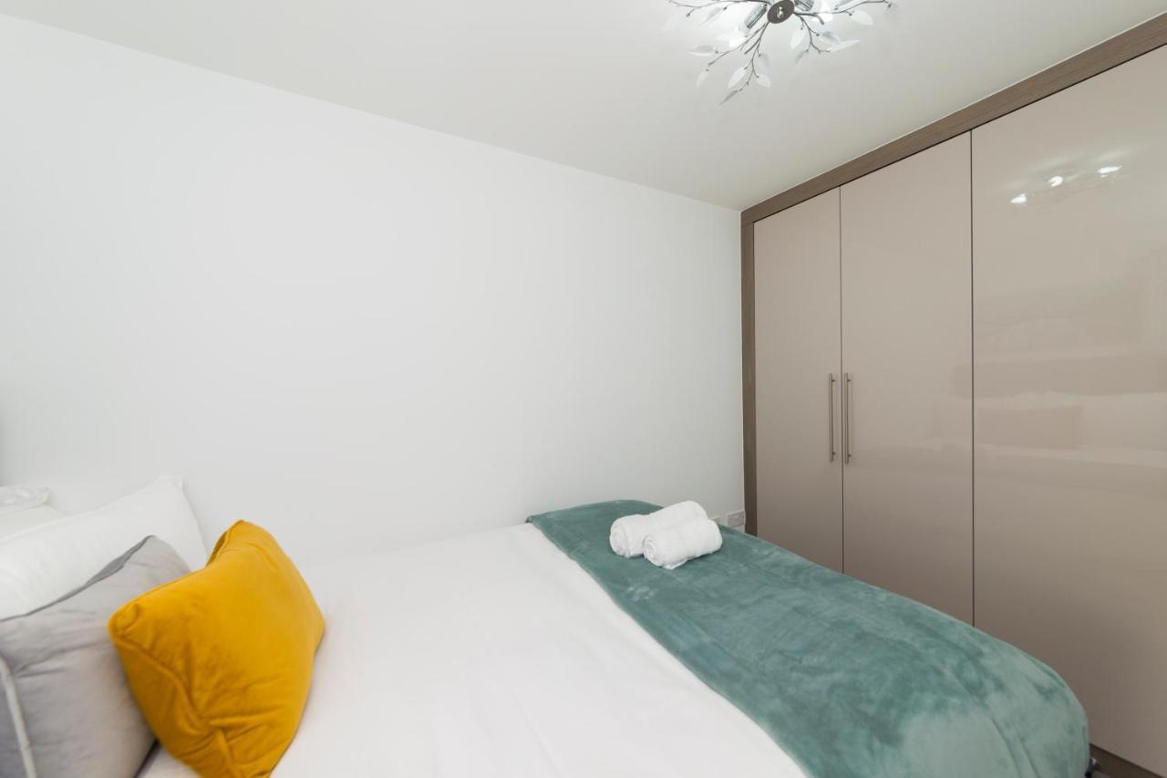 Greenfield Modern 3Br Home - Southcote Lane , Редінг Екстер'єр фото