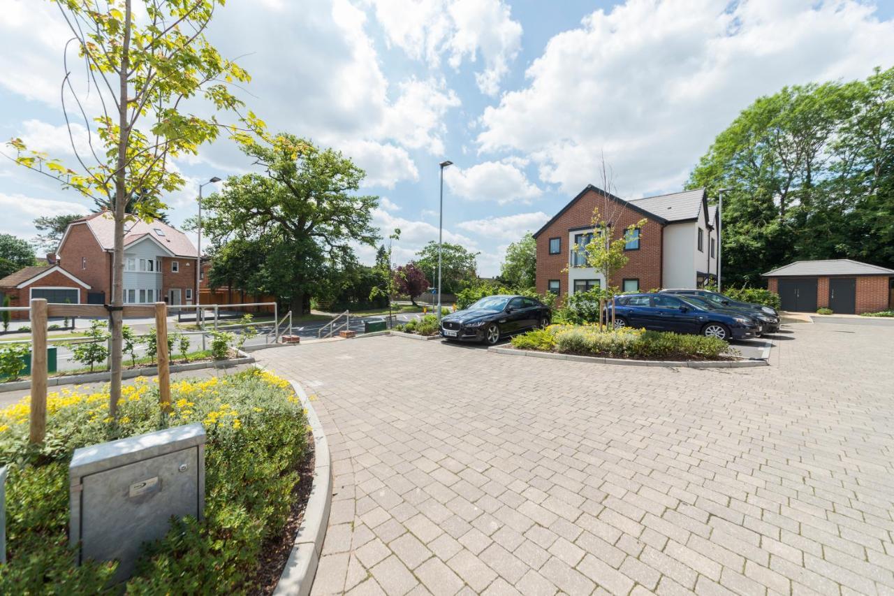 Greenfield Modern 3Br Home - Southcote Lane , Редінг Екстер'єр фото