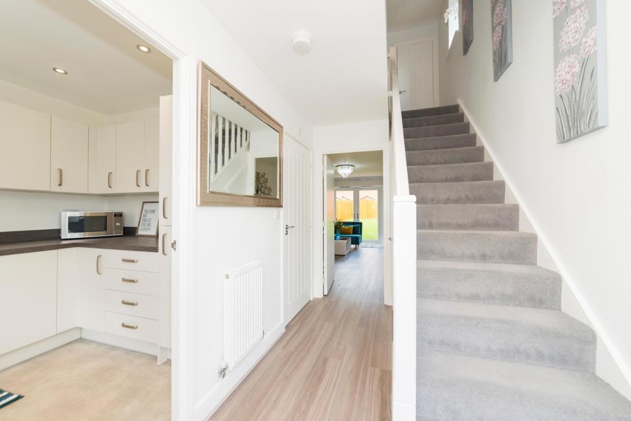 Greenfield Modern 3Br Home - Southcote Lane , Редінг Екстер'єр фото